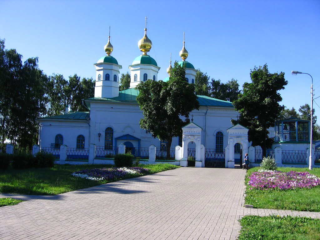 Старинный Воскресенский мужской монастырь в Череповце